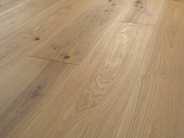 Fumed Brushed Oak Flooring With Knots, Knots In Hardwood Flooring