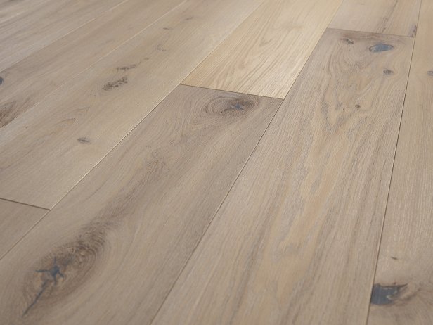 Bleached Sandy Grey Oak Spruce Flooring, Bleached Oak Laminate Flooring