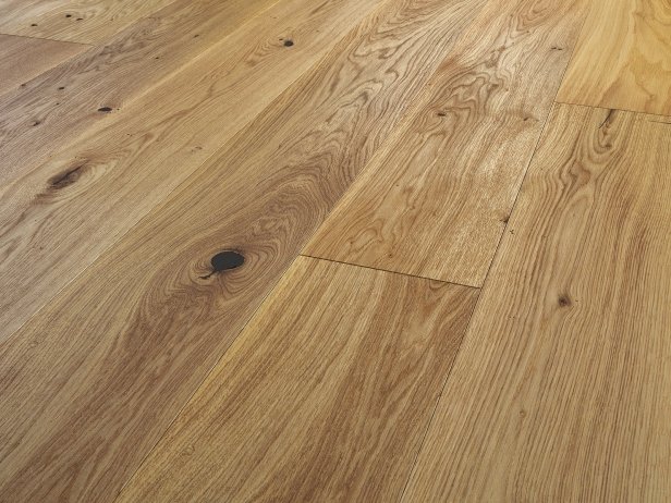 Rustic Solid Oak Flooring With Big, Knots In Hardwood Flooring